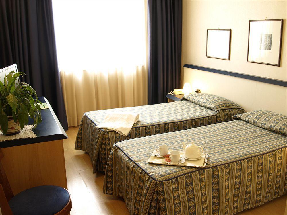 Hotel Alberi เลคโค ภายนอก รูปภาพ